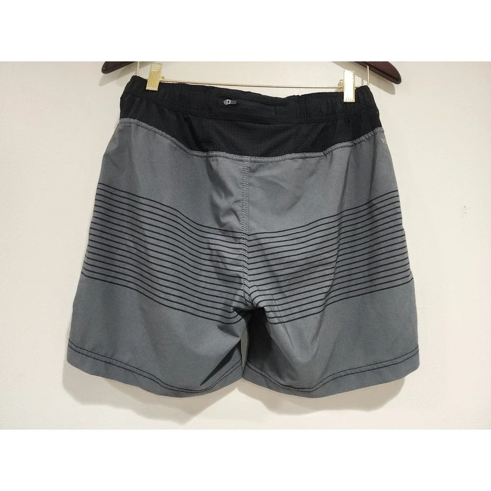 Vuori Athletic Shorts Mens L Gray Black Striped Logo Performance Yoga Running